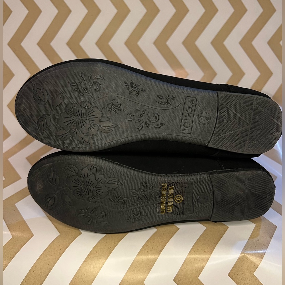Black Faux Suede Ballet Flats Size 6 NWOT - Picture 2 of 5